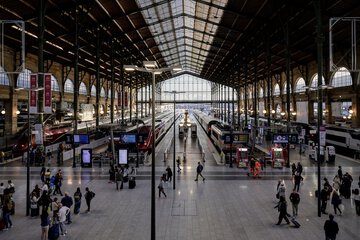 Train station shuttle