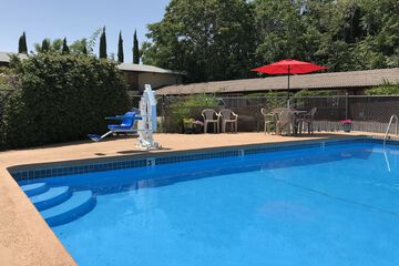 Red Bluff Inn