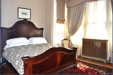 Room 8 of 9