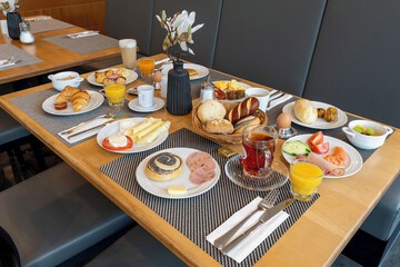 Breakfast meal
