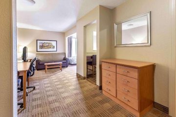 Room 9 of 12