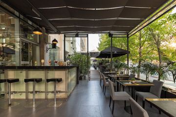 Snack bar