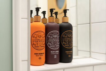 Bathroom amenities