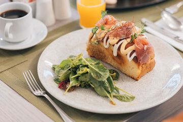 Breakfast buffet