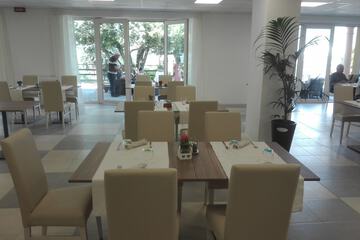 Lobby lounge