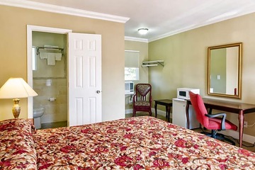 Sun & Surf Inn