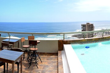 Rooftop pool