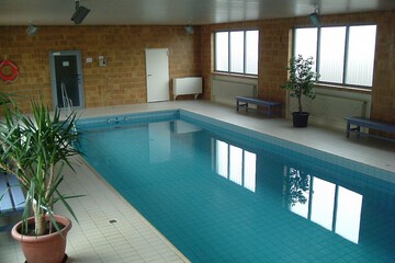 Indoor/outdoor pool