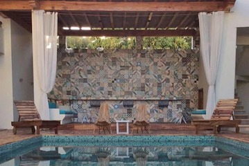 Poolside bar