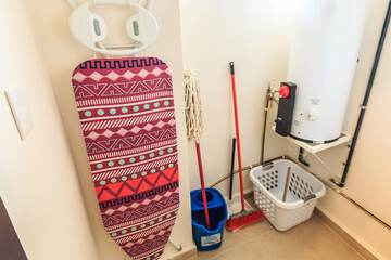 Iron/ironing board