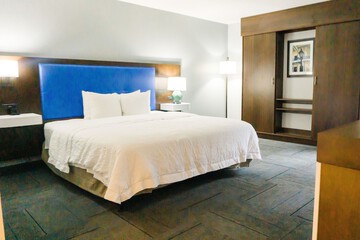 Room 9 of 37
