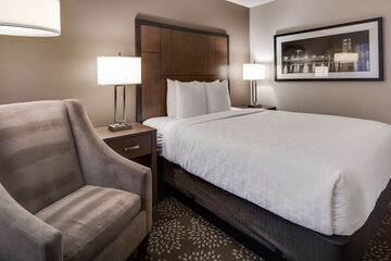 Room 6 of 25