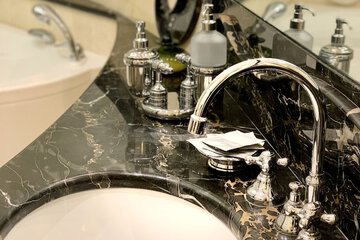 Bathroom sink