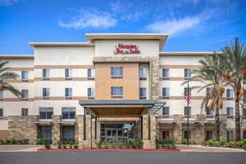Hampton Inn & Suites Riverside / Corona East