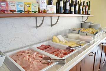 Breakfast buffet