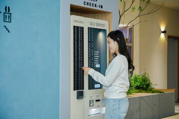 Check-in/check-out kiosk