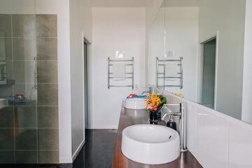 Bathroom amenities