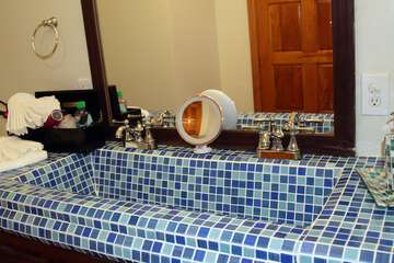 Bathroom sink