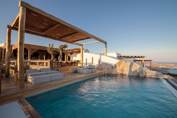 Infinity pool