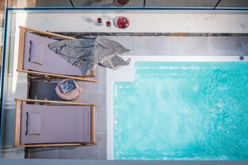 Private pool