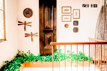 Handrails in stairways