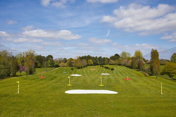 Indoor golf driving range