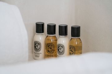 Bathroom amenities