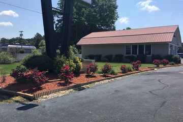 Red Carpet Inn Battleboro
