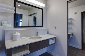Room 13 of 24