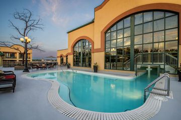 Indoor/outdoor pool