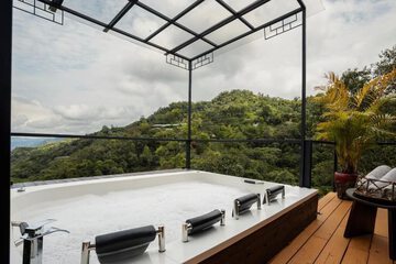 Private spa tub