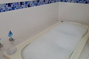 Jetted tub