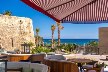 Poolside bar