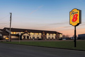 Super 8 by Wyndham Oelwein