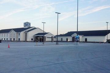 Cobblestone Hotel & Suites – Broken Bow