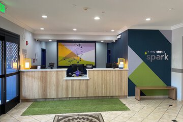 Check-in/check-out kiosk