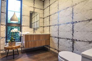 Bathroom sink