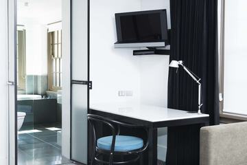 In-room business center