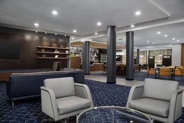 Lobby lounge