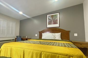 LONG BEACH MOTEL