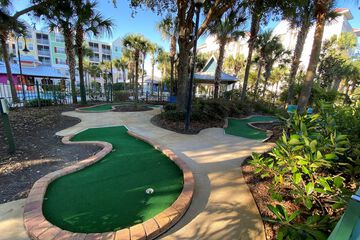 Mini-golf