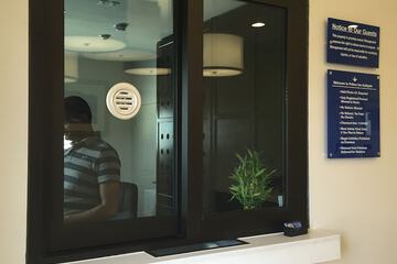 Check-in/check-out kiosk