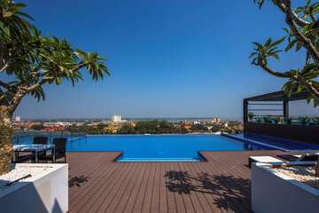 Rooftop pool