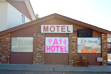 Check-in/check-out kiosk