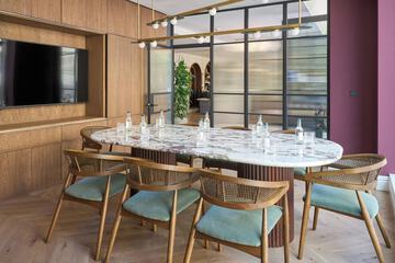 Meeting facility