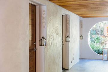 Hotel Interior 24 of 112