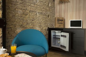 Mini-refrigerator