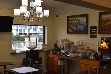 Breakfast/Coffee Service 22 of 27