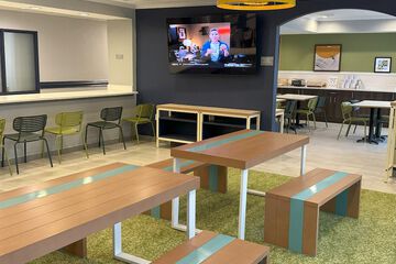 Hotel Interior 8 of 27