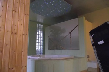 Indoor spa tub